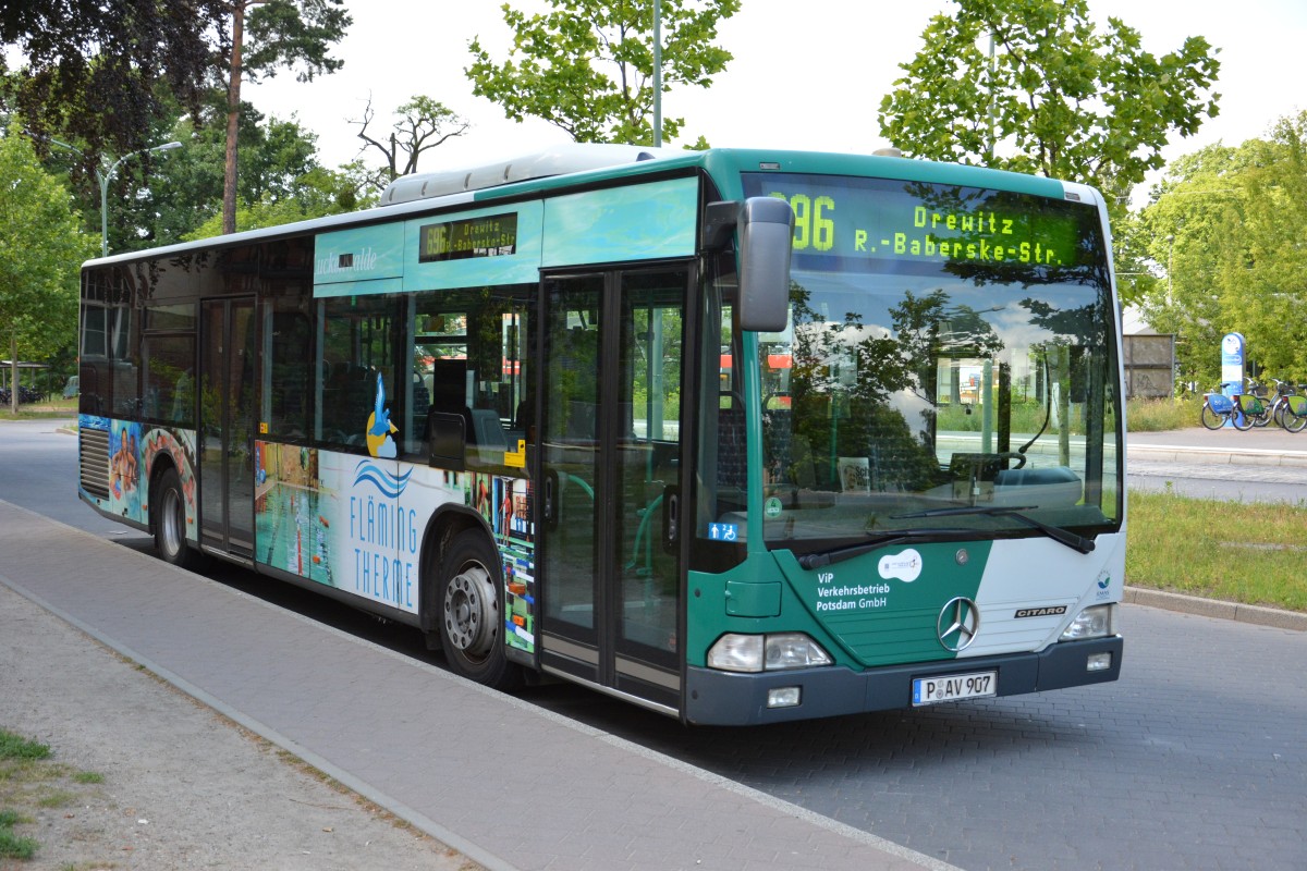 P-AV 907 am Bahnhof Griebnitzsee. Aufgenommen am 17.06.2014.