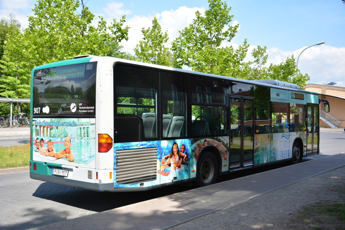 P-AV 907 am Bahnhof Griebnitzsee. Aufgenommen am 17.06.2014.