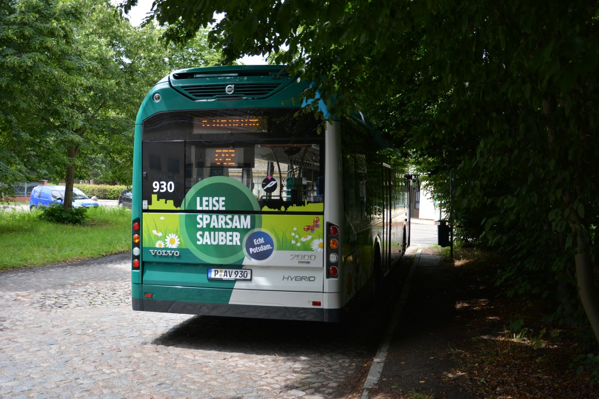 P-AV 930 am 26.06.2014 auf der Linie 692. Wo sonst? Der Hybridbus wird derzeit auf Langzeittest auf dieser Linie eingesetzt.