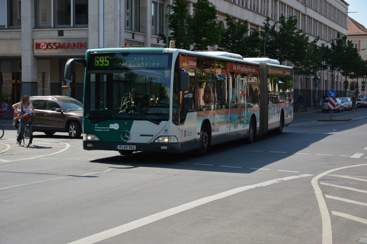 P-AV 941 auf der Linie 695 zum Bahnhof Pirscheide am 30.04.2014 Potsdam Bassinplatz.
