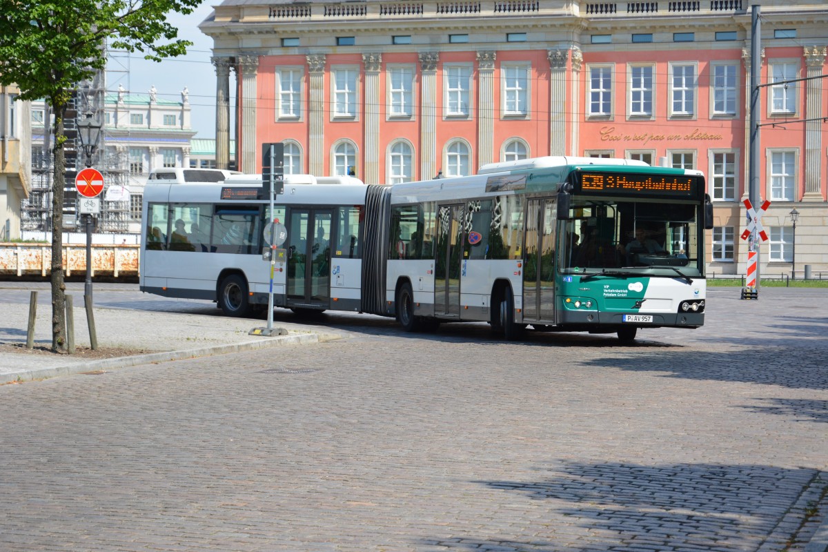 P-AV 957 fährt am 05.07.2014 auf der Linie 639 nach Potsdam Hbf.