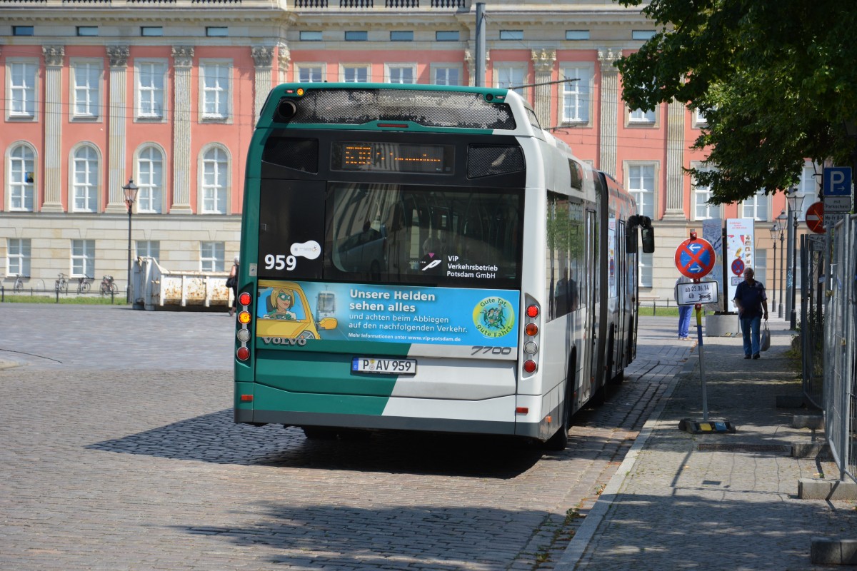 P-AV 959 fährt am 05.07.2014 auf der Linie 638 nach Rathaus Spandau.