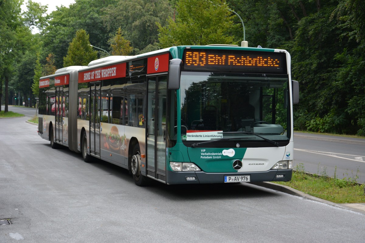 P-AV 976 steht am 05.07.2014 am Bahnhof Rehbrücke.