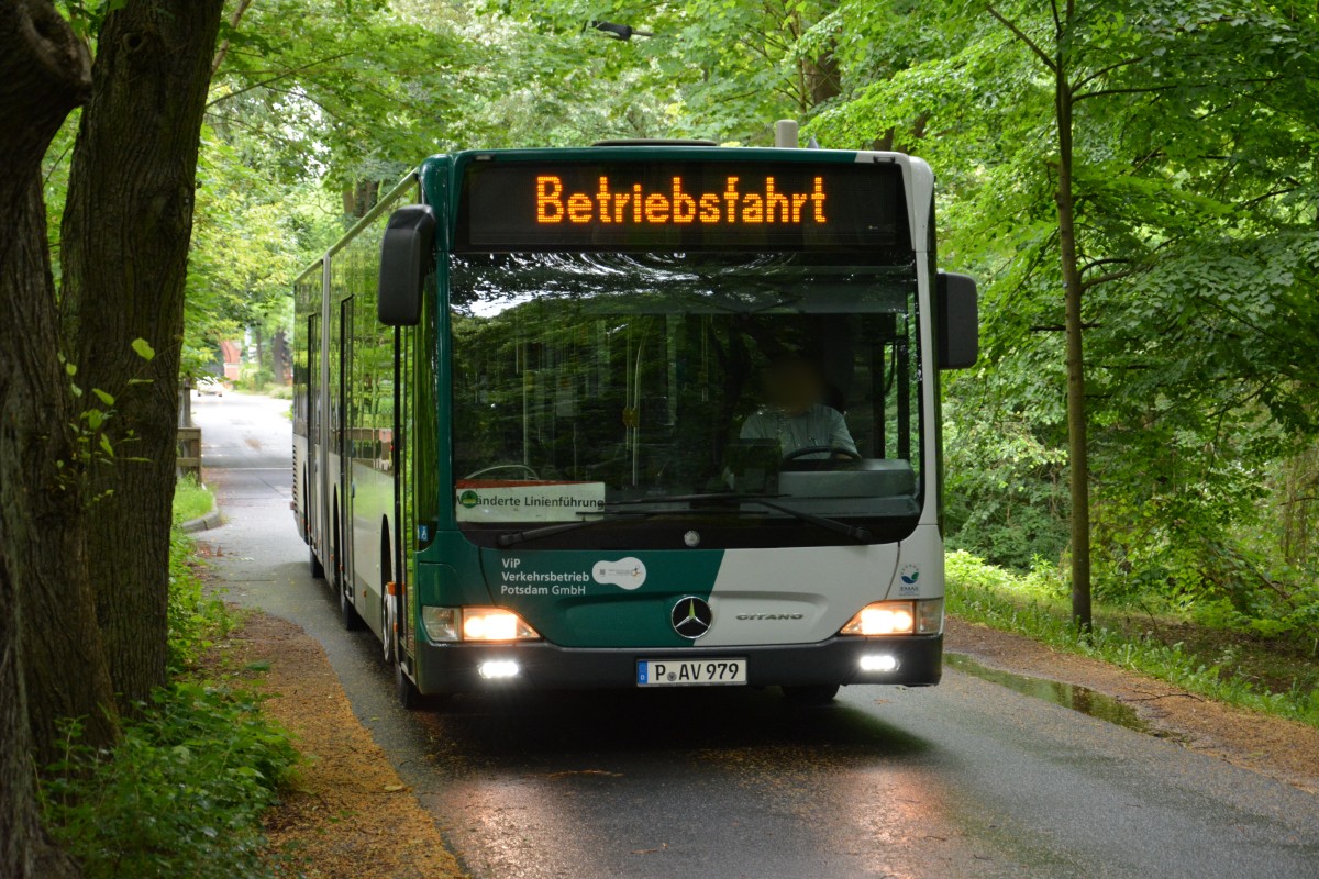 P-AV 979 ist am 11.06.2014 auf Betriebsfahrt zwischen Potsdam HBF und Hermannswerder.