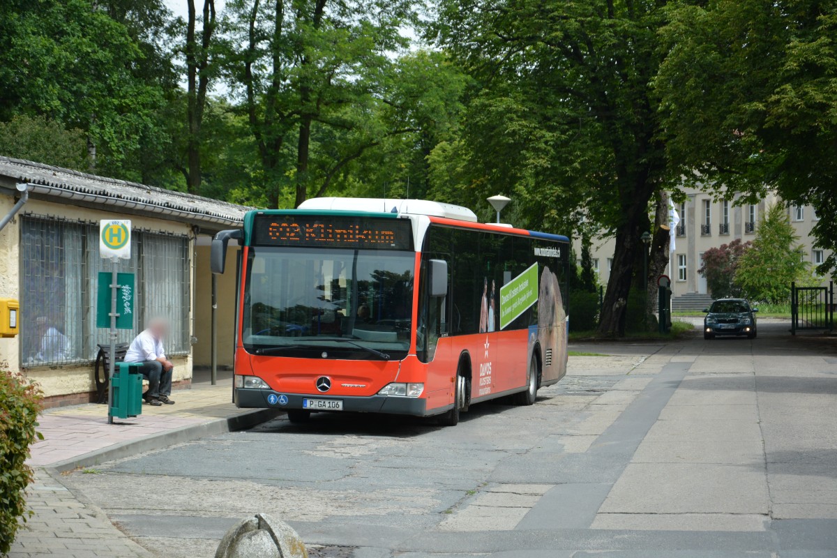 P-GA 106 ist am 26.06.2014 auf der Linie 692 unterwegs.