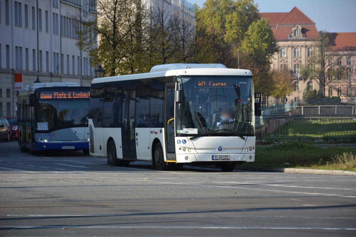 P-GA 121 (Temsa MD 9 LE) unterwegs am 27.10.2014 auf der Linie 614. Nächster Halt ist Potsdam Platz der Einheit.
