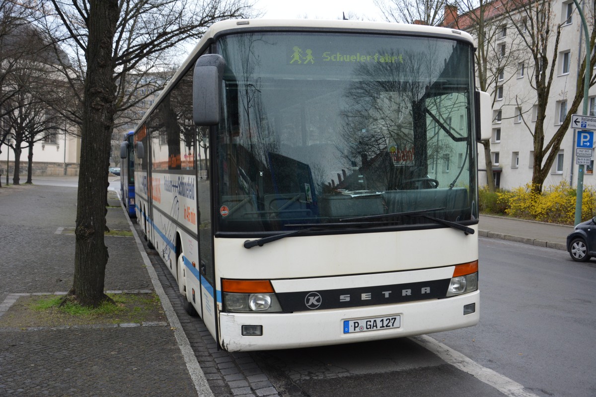 P-GA 127 ist normalerweise als SXF2 unterwegs. Heute aber ebenfalls als Sonderfahrt für Verdi unterwegs. Aufgenommen am 24.03.2014.