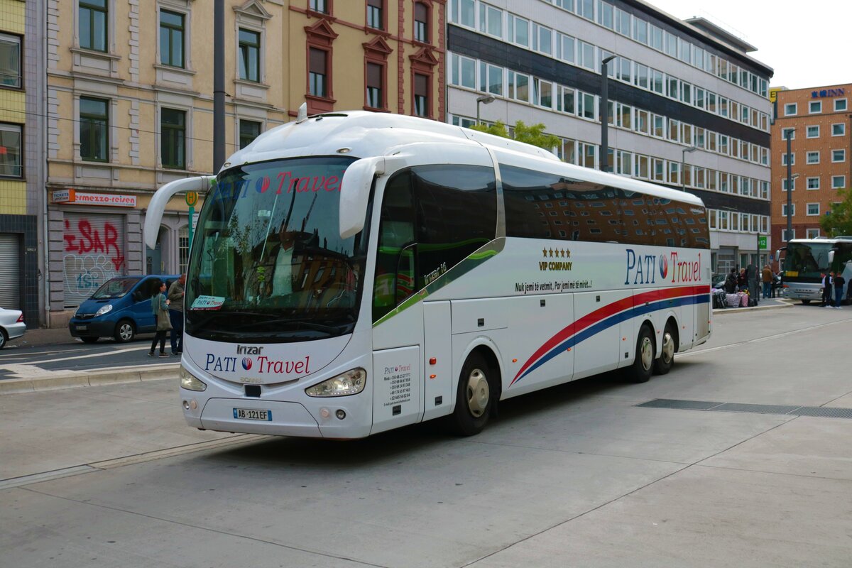 Pati Travel Irizar Reisebus am 24.09.22 in Frankfurt am Main