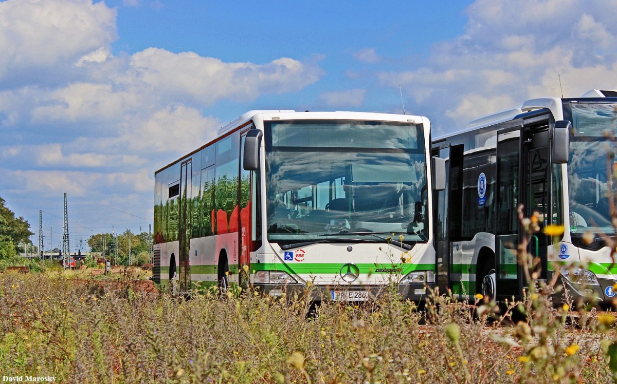 PM-E 280 der VGBelzig pausierte am 25.08.2014 am Güterbahnhof in Brandenburg. Neben ihm steht der Citaro K des Betriebsteiles Brandenburg.