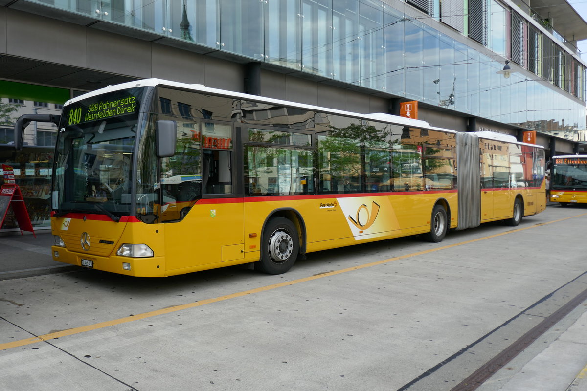 PostAuto Citaro I als Bahnersatz am 31.7.17 vor dem Bhf Frauenfeld.