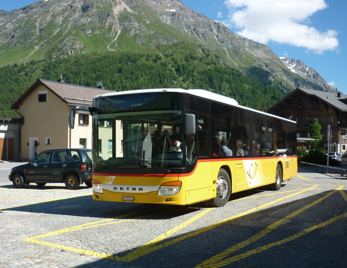 PostAuto Graubünden, 7000 Chur: Setra S 415 NF GR 102'374, am 30. Juli 2013 bei 7516 Maloja Posta (GR) 


