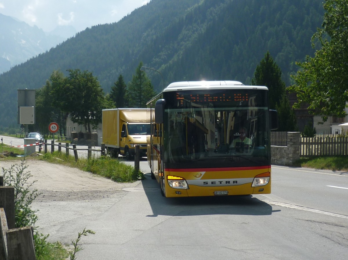 PostAuto Graubünden, 7000 Chur: Setra S 415 NF GR 102'375, am 22. Juli 2013 bei 7602 Casaccia (GR) 



 
