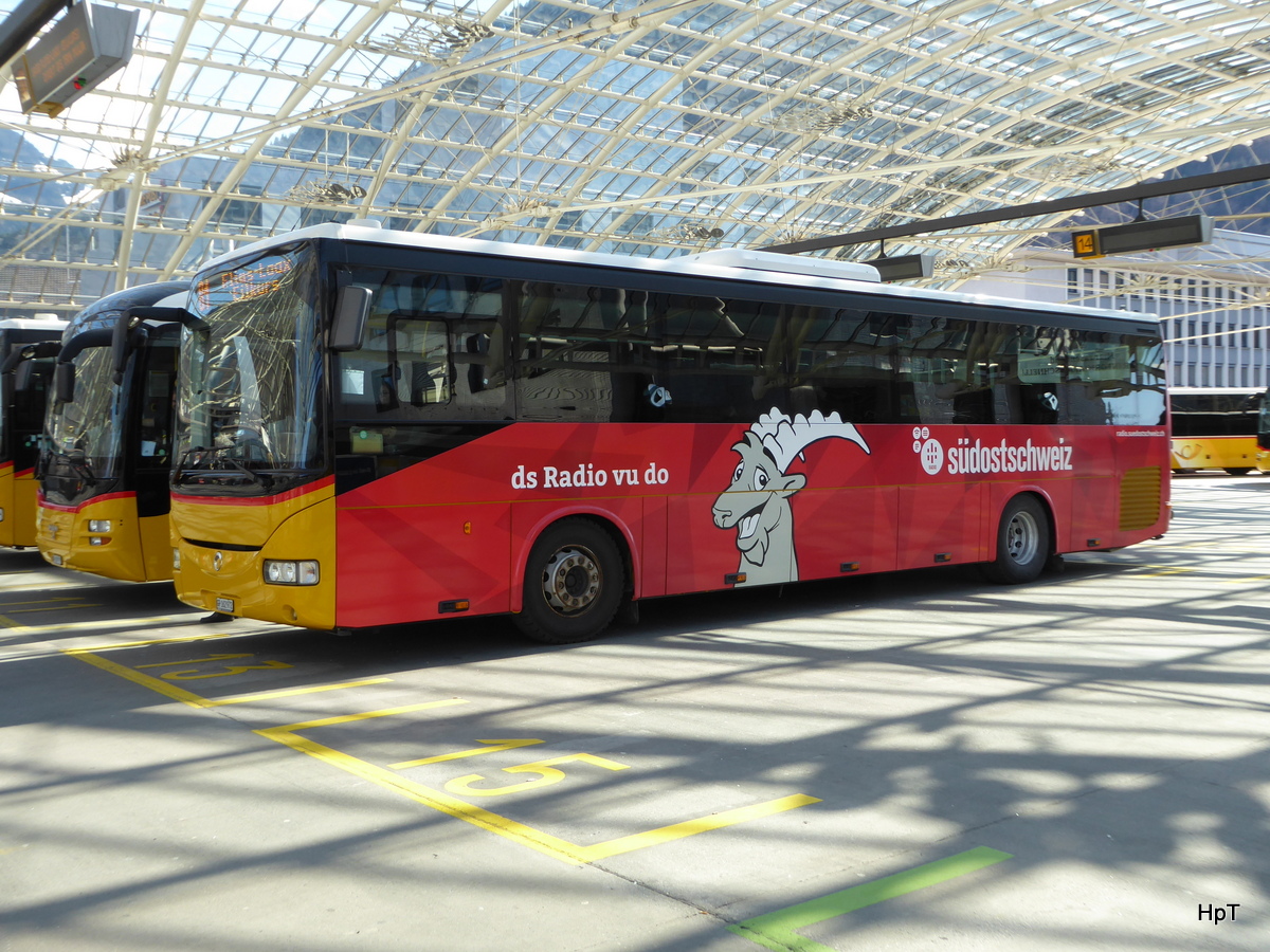 Postauto - Irisbus Crossway GR 162972 in der Postautohalle über dem Bahnhof Chur am 26.03.2016