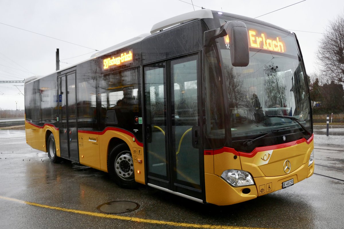 PostAuto MB C2 K '10063'  BE 468 290  vom PU Eurobus, Erlach am 10.2.19 beim Bhf Ins.