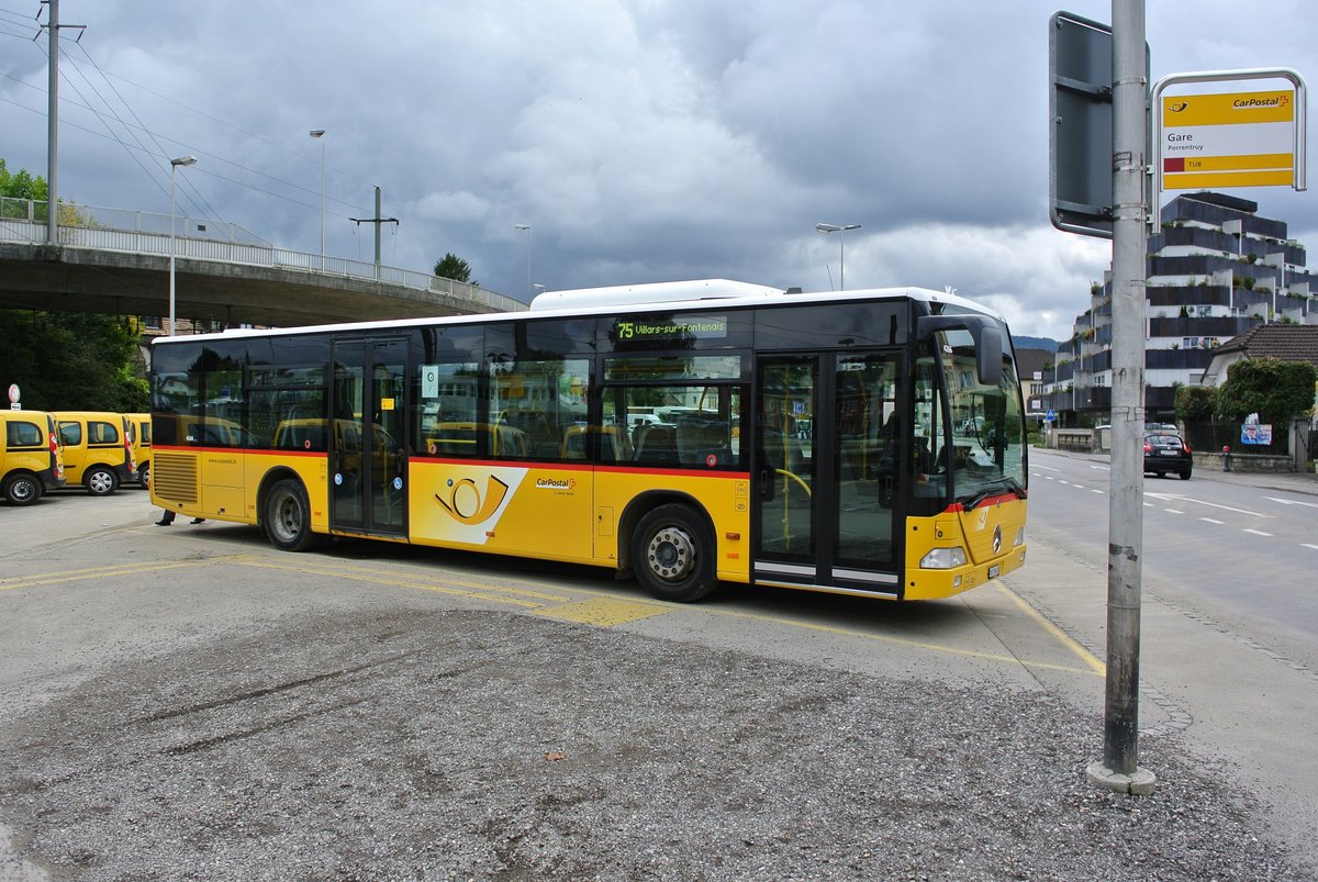 Postauto MB Citaro I beim Bahnhof Porrentruy, 06.10.2017.