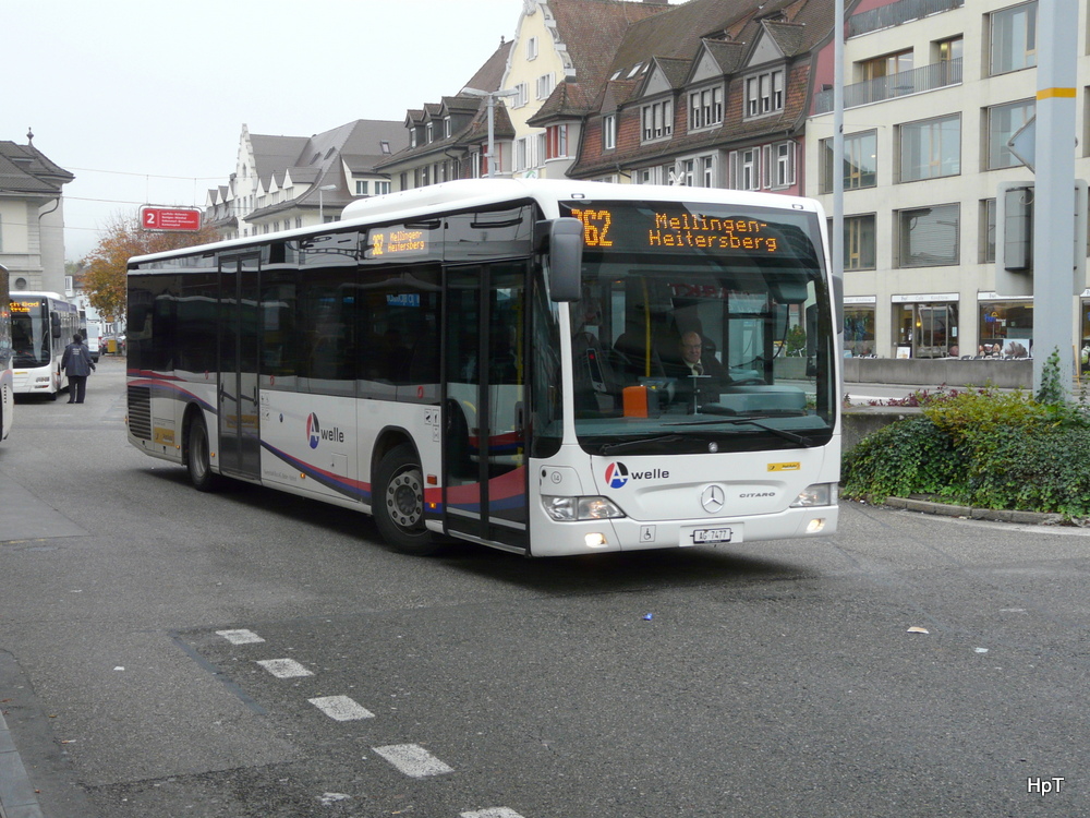 Postauto - Mercedes Citaro AG 7477 unterwegs auf der Linie 362 bei den Bushaltestellen vor dem Bahnhof Brugg am 24.10.2013