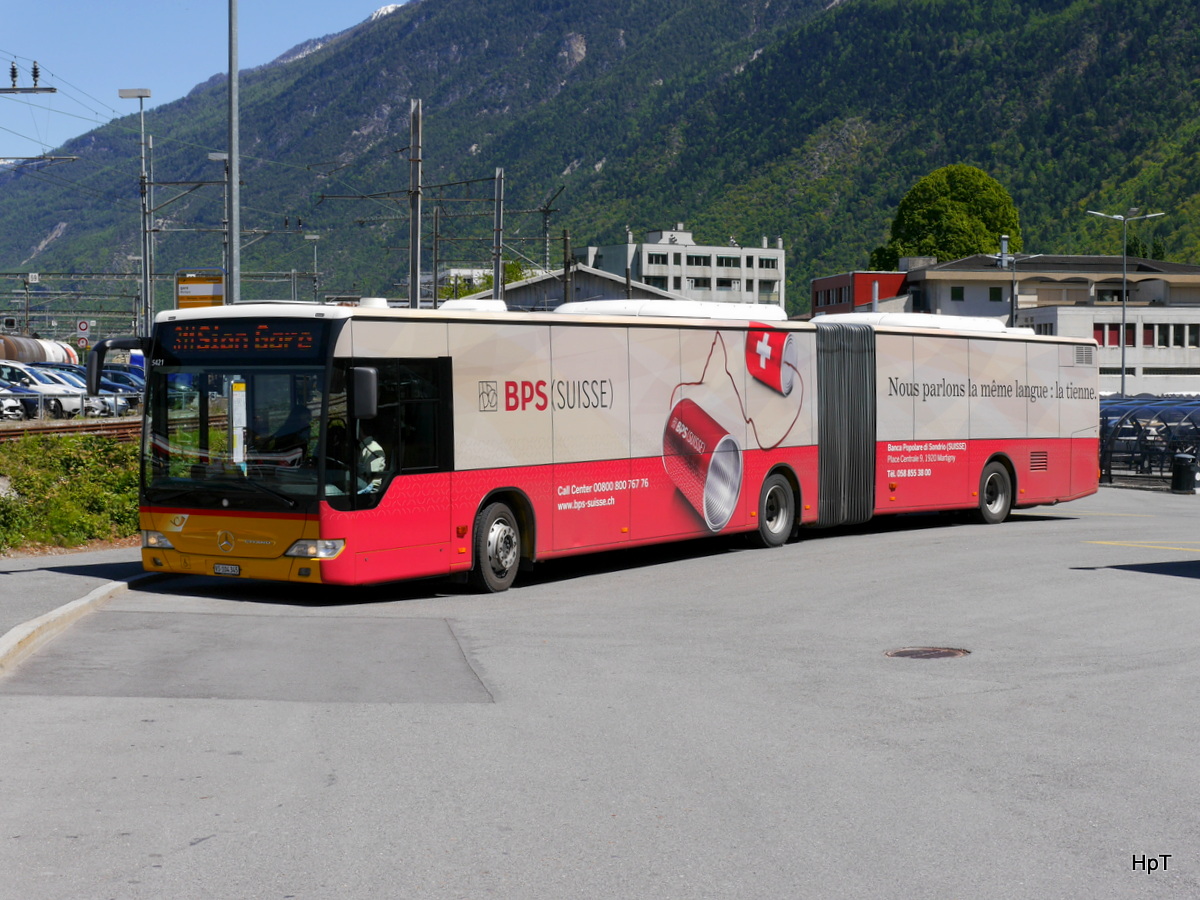 Postauto - Mercedes Citaro  VS 104345 unterwegs in Martigny am 05.05.2017