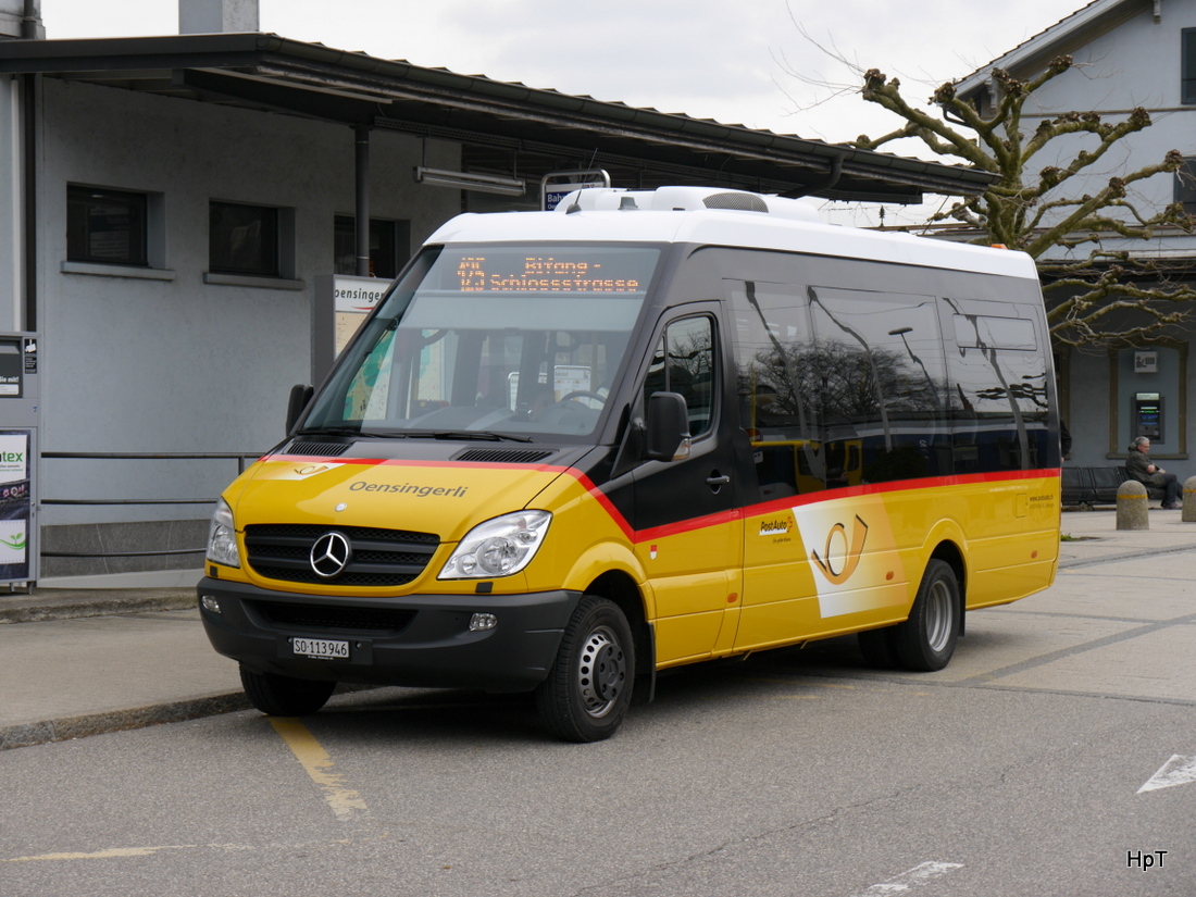 Postauto - Mercedes Sprinter  SO  113946 (Oensingerli) beim Bahnhof in Oensingen am 25.03.2015