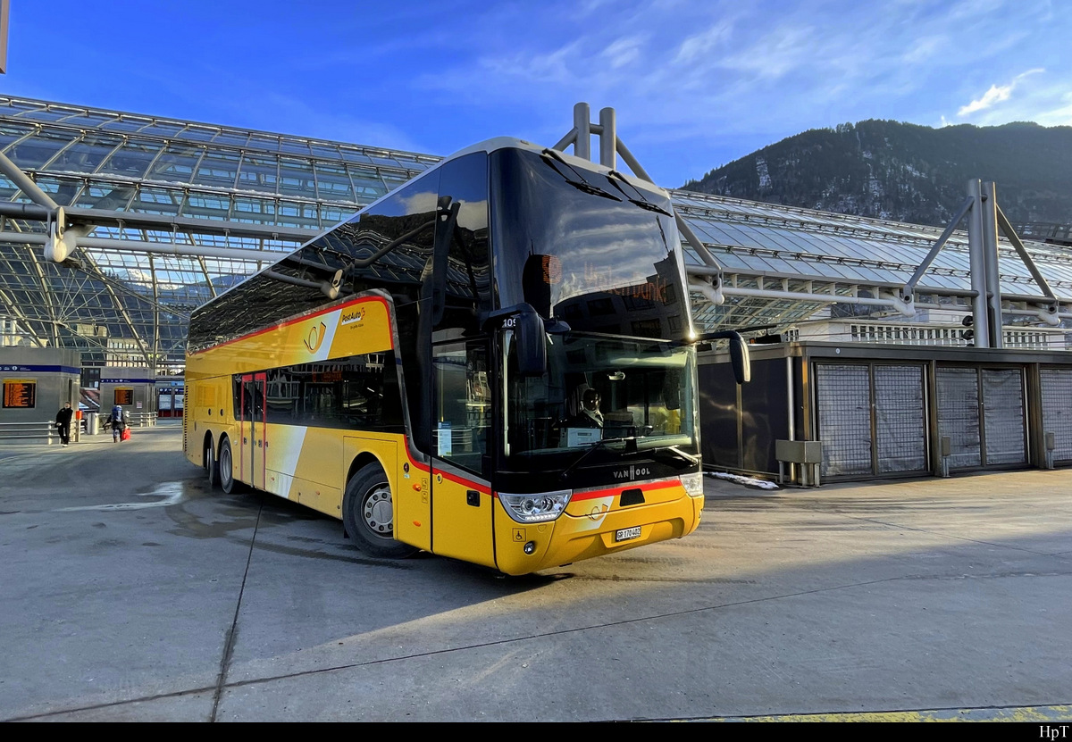 Postauto - Neoplan Doppelstock  GR  170402 in Chur am 26.01.2022
