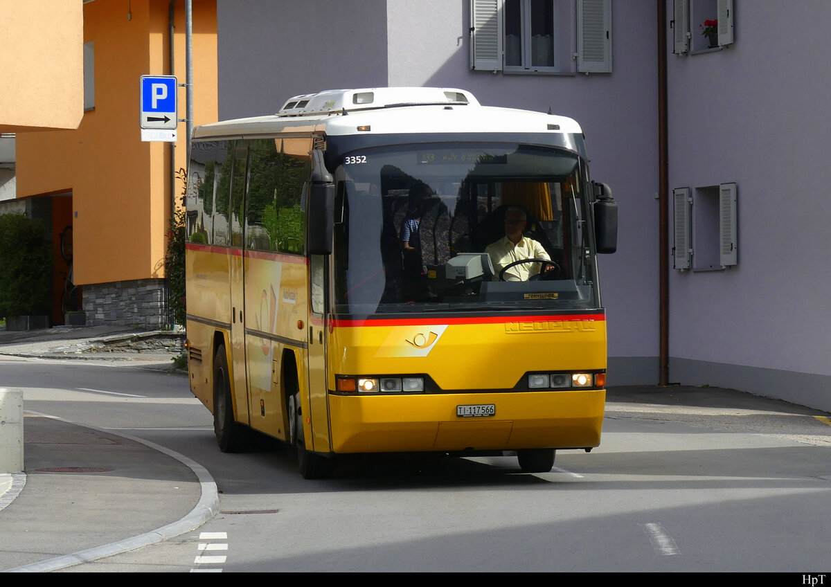 Postauto - Neoplan  TI  117566 unterwegs in Cavergno am 30.09.2021