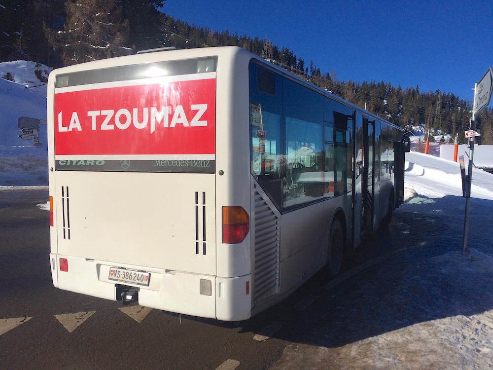 Postauto PU Buchard Leytron, Mercedes-Benz Citaro (VS 386240, 2001?, ex. ?) am Mo 25. Januar 2016 in La Tzoumaz VS. Manchmal bringt so ein Skitag noch weitere positive Dinge mit sich... :)