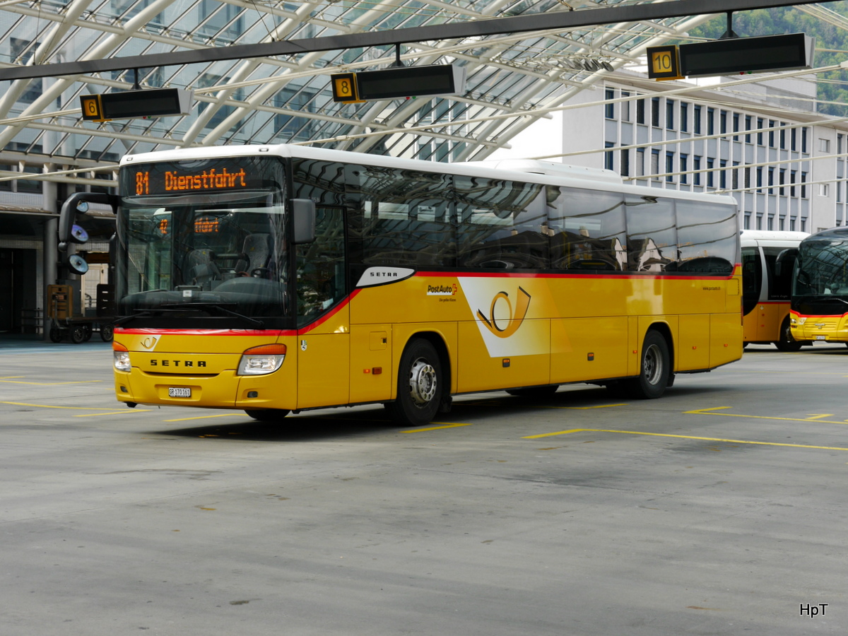 Postauto - Setra S 415H  GR  107161 auf Dienstfahrt bei der Postautohaltestelle ob dem Bahnhof Chur am 15.05.2016