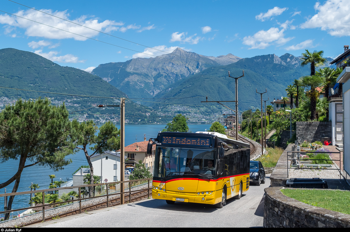 Postauto Solaris Alpino als Linie 326 nach Indemini am 7. Juni 2017 in San Nazzaro am Lago Maggiore.