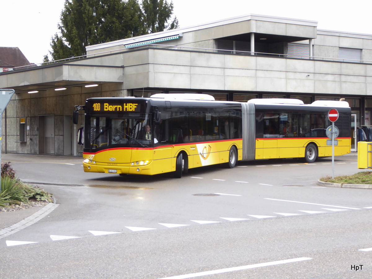 Postauto - Solaris  BE 813682 in Aarberg vor der Post am 15.03.2018