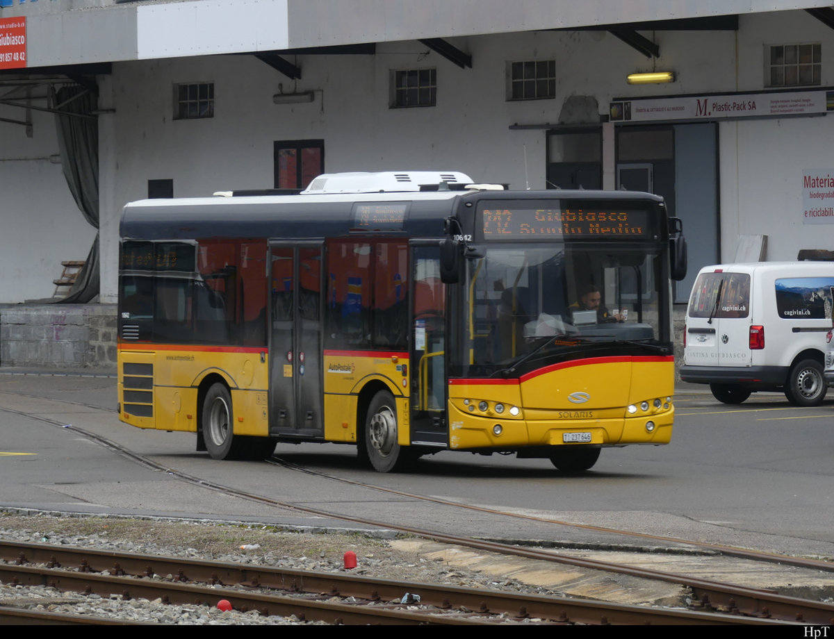 Postauto - Solaris  TI 237646 in Giubiasco beim Bahnhof am 12.02.2021