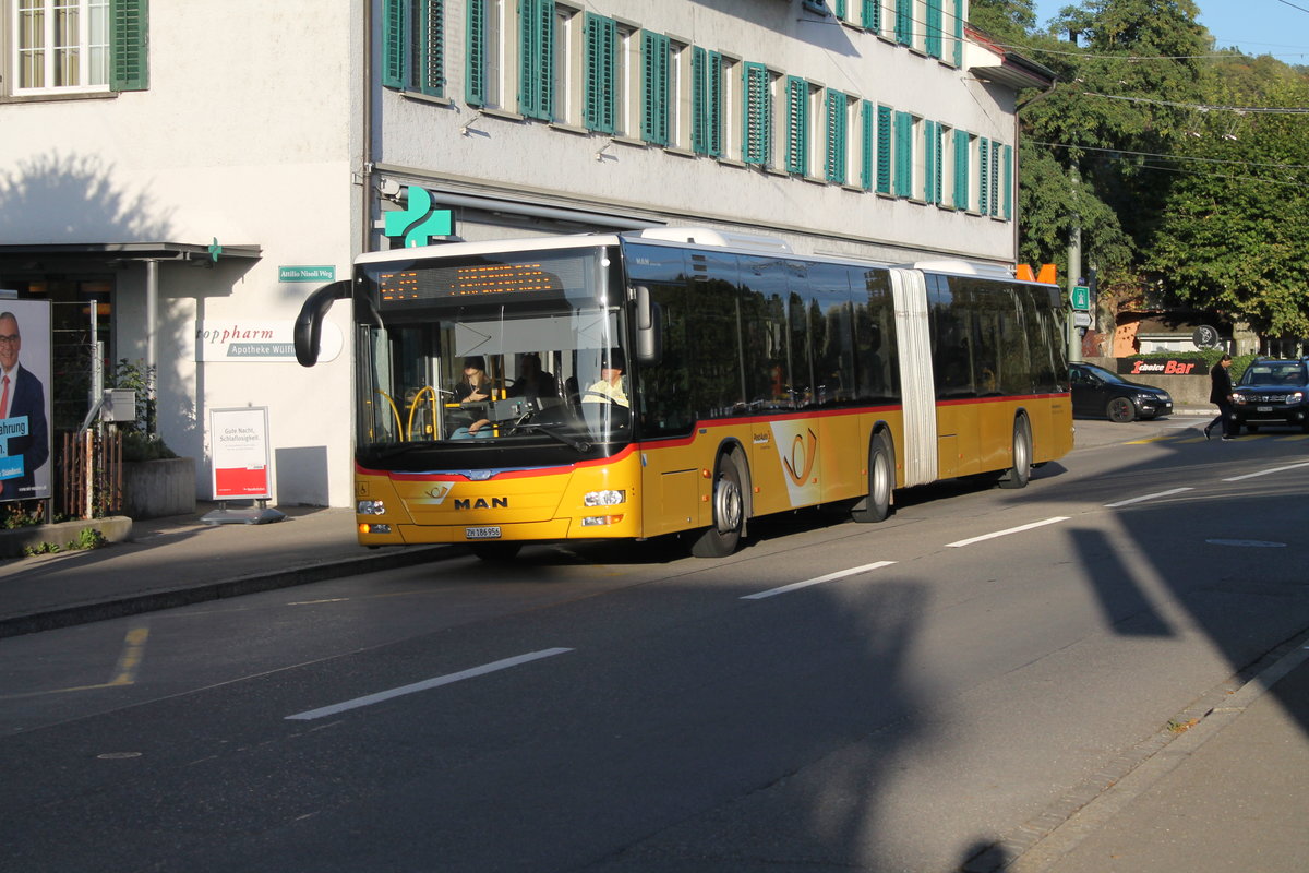 Postauto/PU Motrag Nr. 293 (MAN A23 Lion's City G) am 8.10.2019 in Winterthur, Lindenplatz