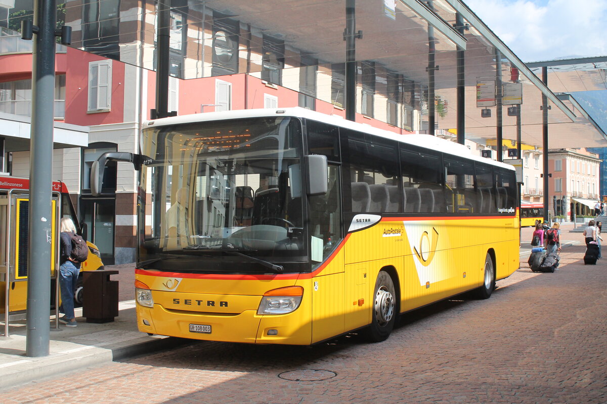 Postauto/PU tpm GR 108 003/PAG-ID: 10179 (Setra S415H) am 18.8.2025 beim Bhf. Bellinzona