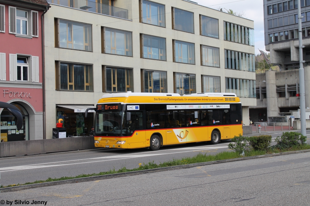 Postauto/PU Vögtlin-Meyer Nr. 274 (Mercedes CitaroII O530BZH) am 18.4.2015 beim Bhf. Brugg