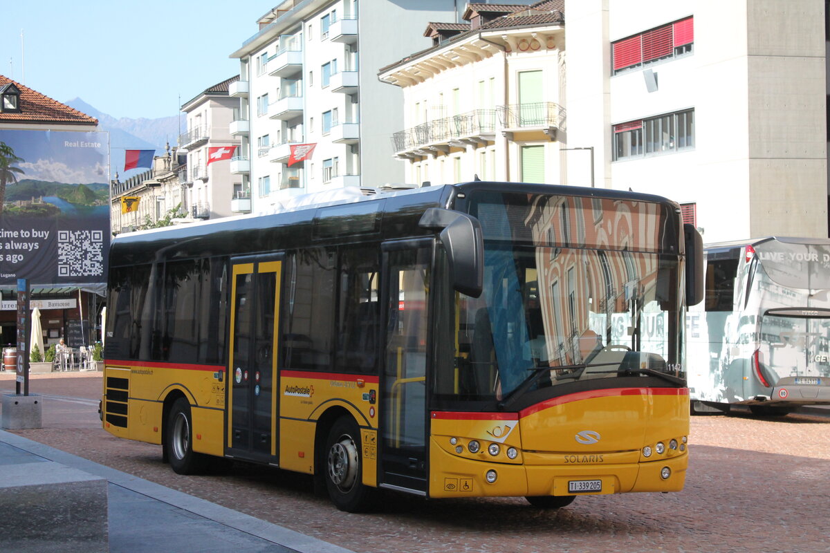 Postauto/Regie Bellinzona TI 339 205/PAG-ID 11422 (Solaris Urbino 8.9LE) am 1.10.2023 beim Bhf. Bellinzona