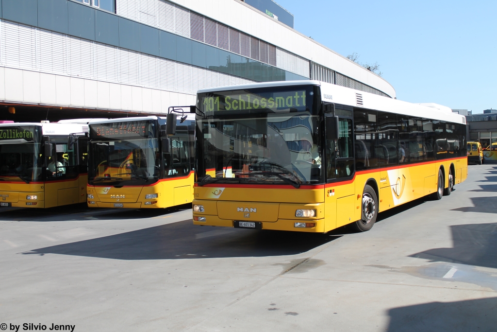Postauto/Regie Bern Nr. 652 (MAN A25) am 3.8.2015 beim Bhf. Bern
