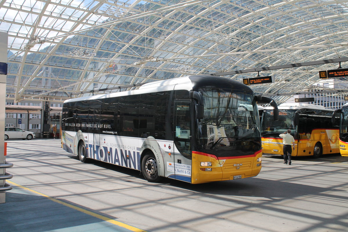 Postauto/Regie Chur GR 162 988 ''Thomman'' (MAN R12 Lion's Regio) am 6.7.2020 beim Bhf- Chur. Die Garage Thomman AG erledigt seit längerer Zeit grössere Reparaturarbeiten an den Postautos des Standorts Chur.