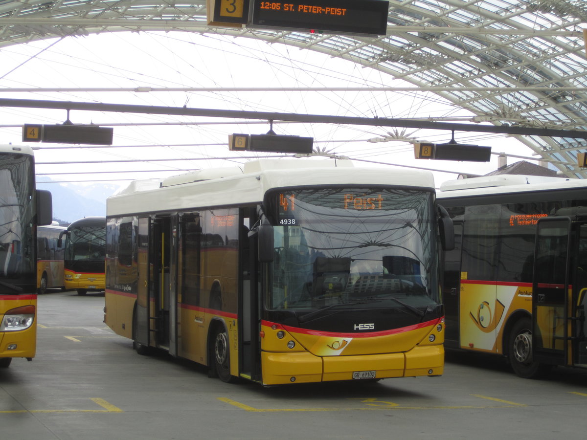 Postauto/Regie Chur GR 69102 (Scania/Hess Bergbus K320UB) am 19.5.2019 beim Bhf. Chur