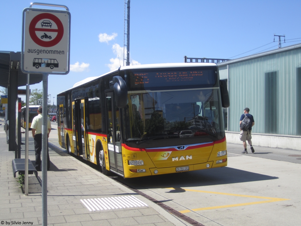 Postauto/Regie Hausen a.A. Nr. 346 (MAN A21) am 16.7.2018 beim Bhf. Affoltern am Albis