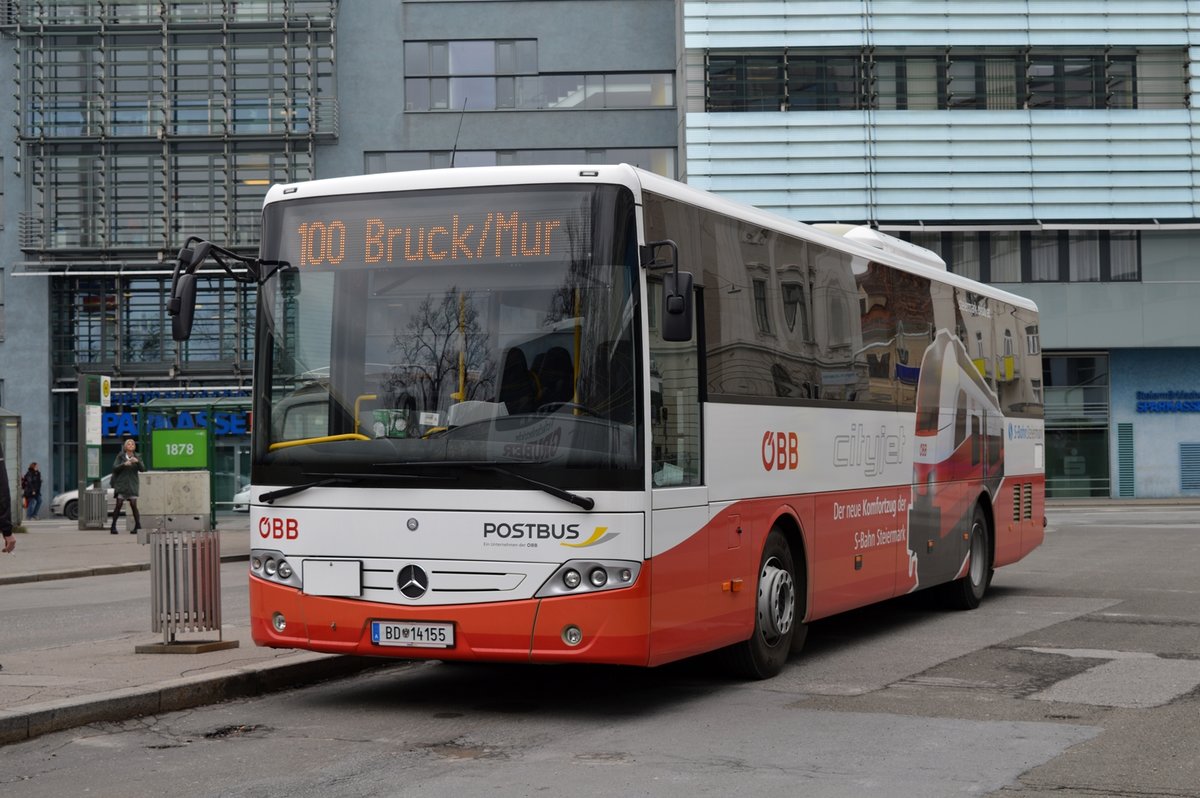 Postbus Mercedes Intouro  BD 14155  mit ÖBB Cityjet und S-Bahn Steiermark Vollwerbung als Linie 100 am Andreas-Hofer-Platz, 11.03.2016