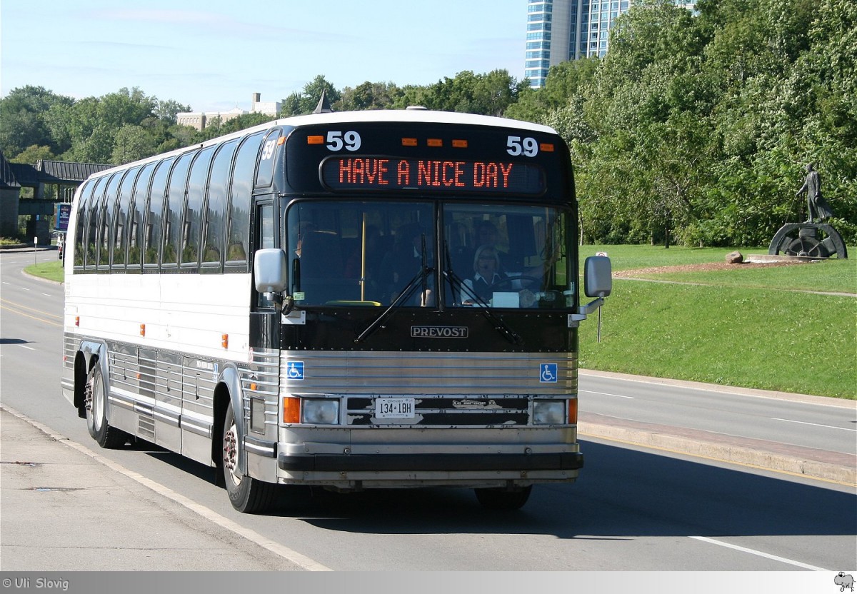 Prevost Le Mirage XL aufgenommen in Niagara Falls, Ontario / Kanada am 7. September 2013.