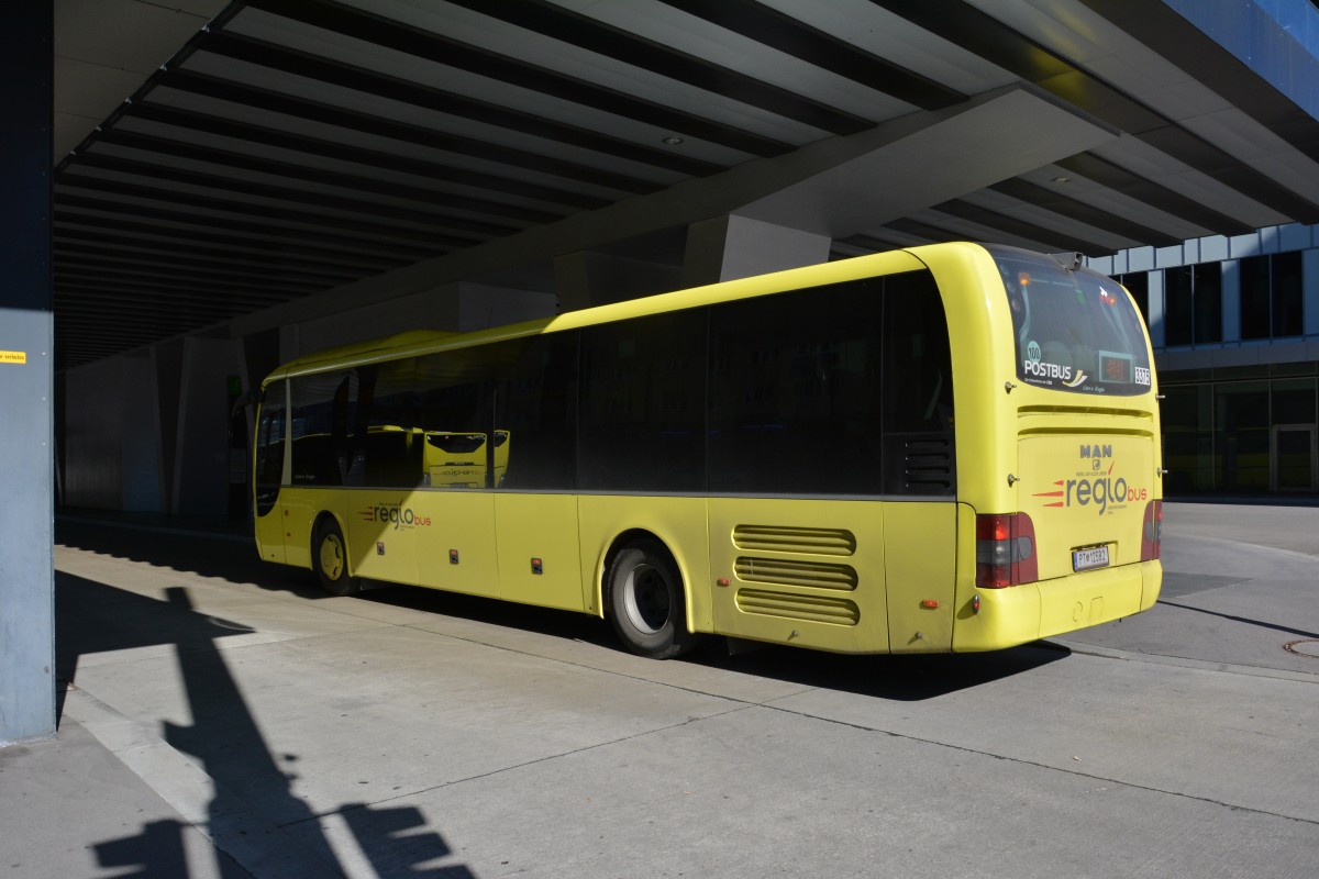 PT-12582 fährt am 12.10.2015 auf der Linie 4141. Aufgenommen wurde ein MAN Lion's Regio / Postbus / Bahnhof Innsbruck Hauptbahnhof.
