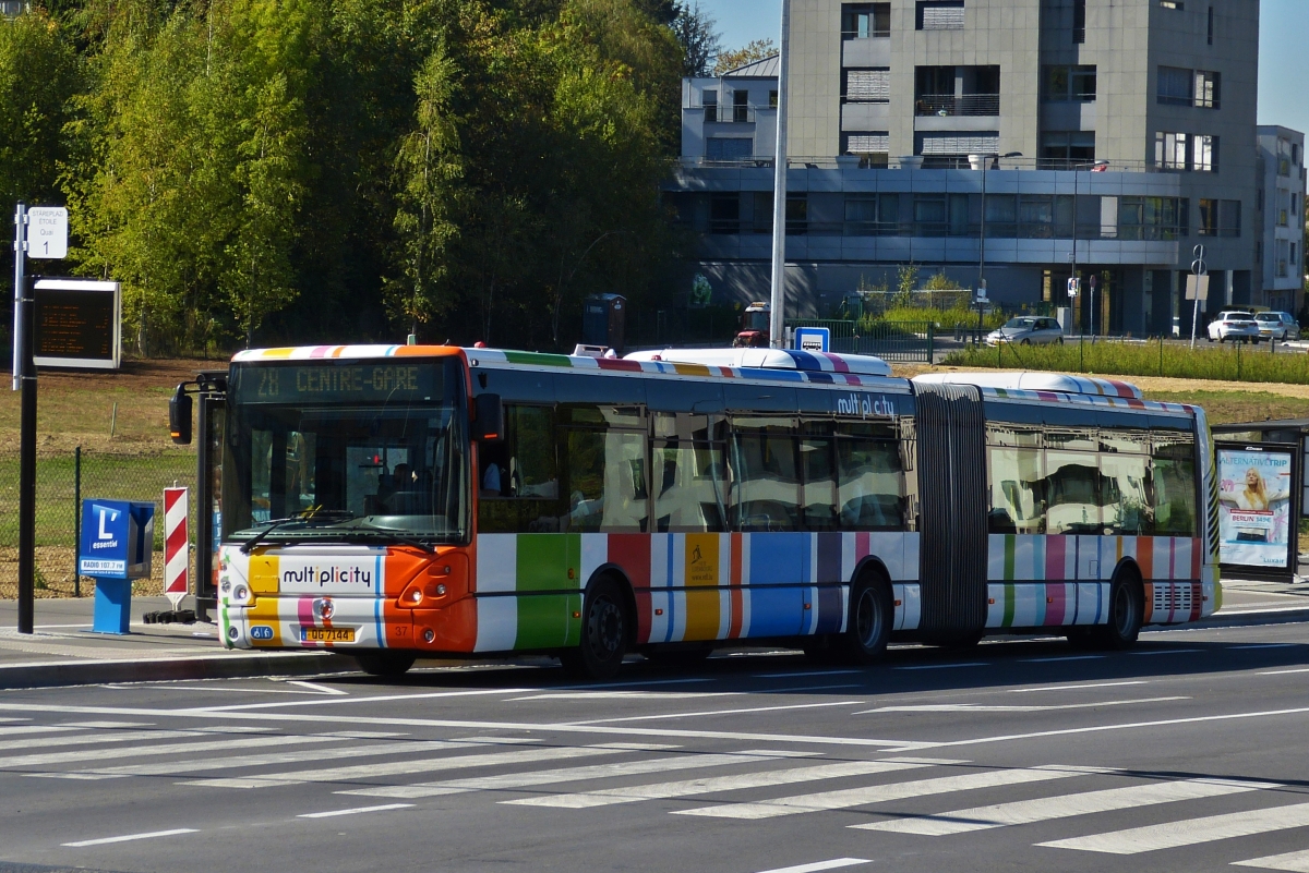 QG 7144, Irisbus Citelis, vom VDL in der jetzigen Farbgebung, an der Haltestelle „Etoile“ in der Stadt Luxemburg.