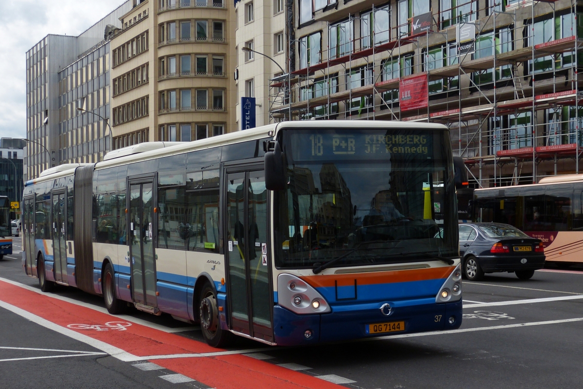 QG 7144, Irisbus Citelis, vom VDL, in der früheren Farbgebung, am Bahnhof der Stadt Luxemburg. 30.04.2012  