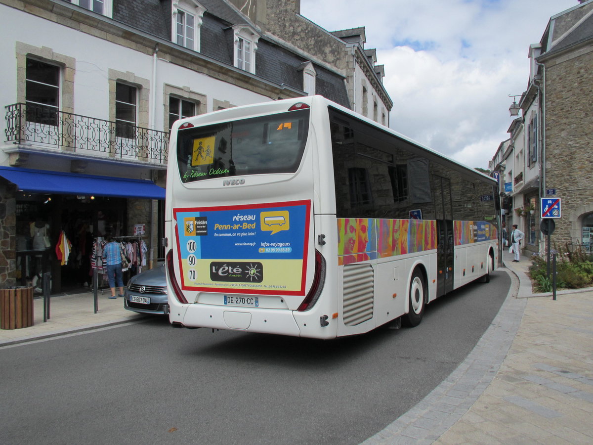 Réseau Penn-ar-Bed-Iveco Crossway unterwegs in Pont-Aven in der Bretagne am 27.7.17