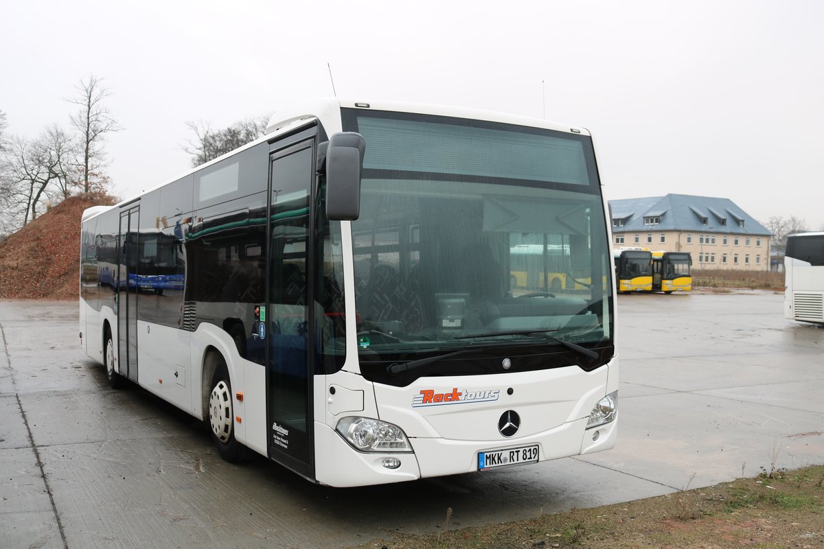 RackTours Mercedes Benz Citaro 2 am 31.12.18 in Erlensee auf dem ehemaligen Fliegerhorst der US Army. Dort stehen viel Busse von RackTours und BRHVias Bus. Ich durfte durch Nachfrage eines Mitarbeiters Fotos machen