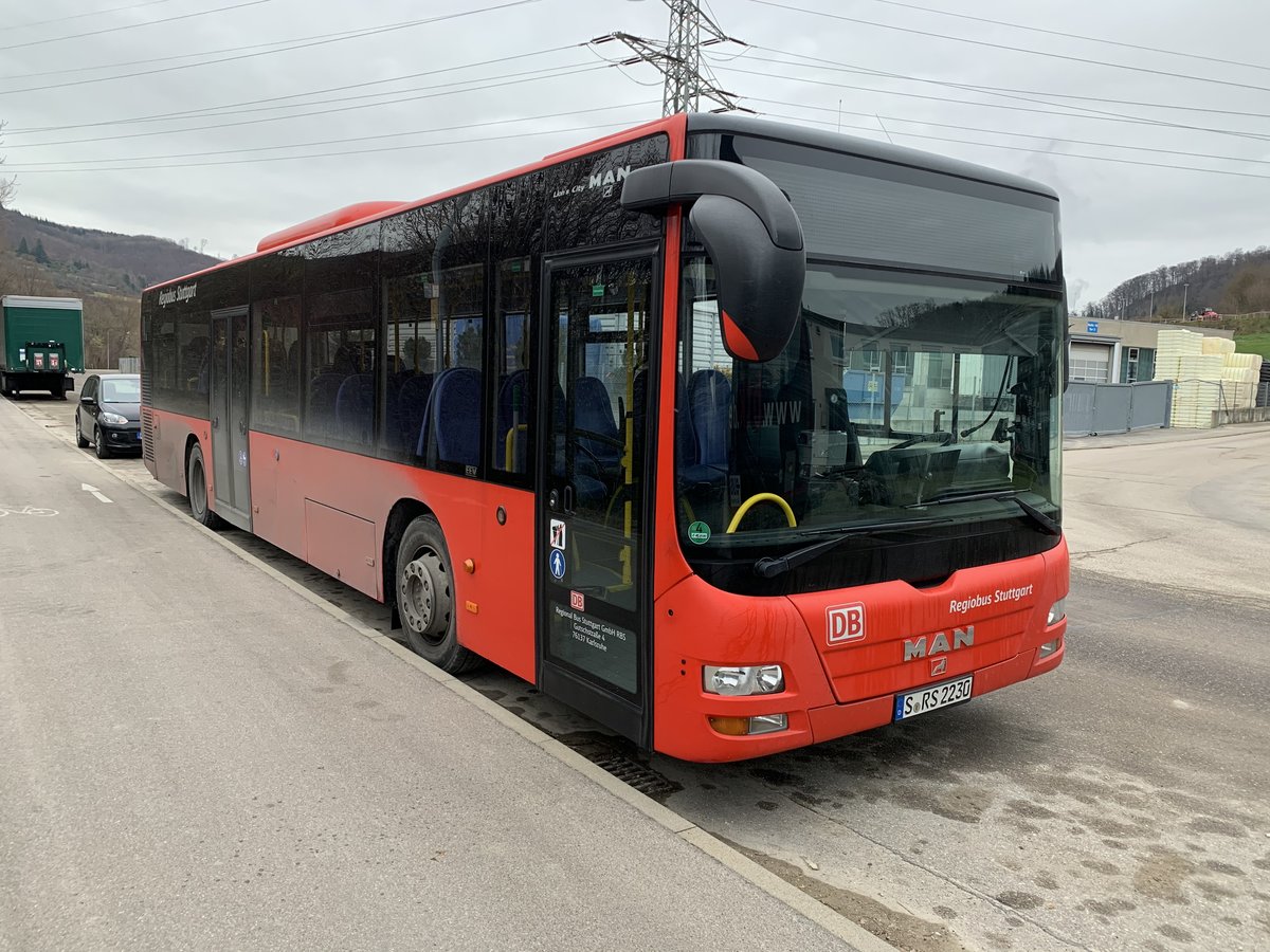 RBS 2230 (Baujahr 2012) am 3.1.2020 in Aalen, Kochertalstraße. Der Bus war von 2012 bis Dezember 2017 dem Service Center Lauda zugeordnet und kam nach der Schließung zur Niederlassung Aalen, wo er noch heute von verschiedenen Einsatzstellen aus eingesetzt wird.