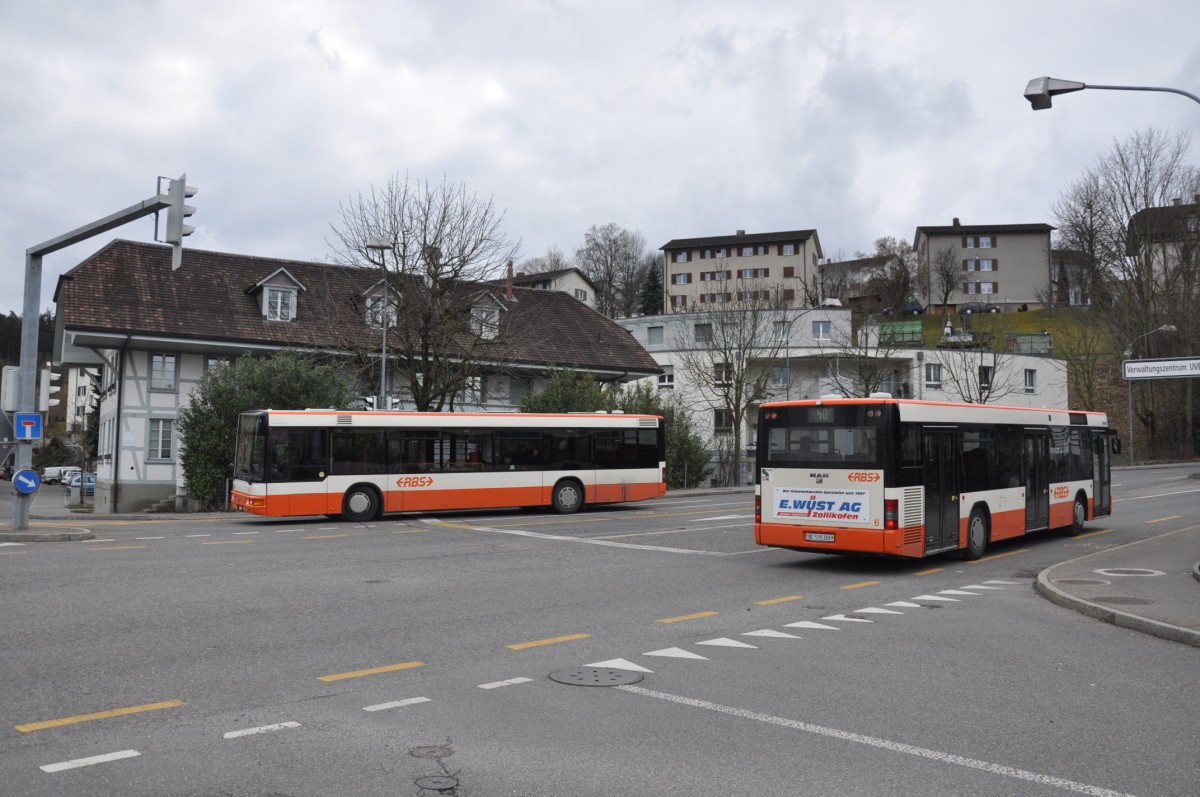 RBS, Worblaufen Nr. 12/BE 535'312 MAN und Nr. 6/BE 535'306 MAN am 1. März 2014 in Papiermühle.