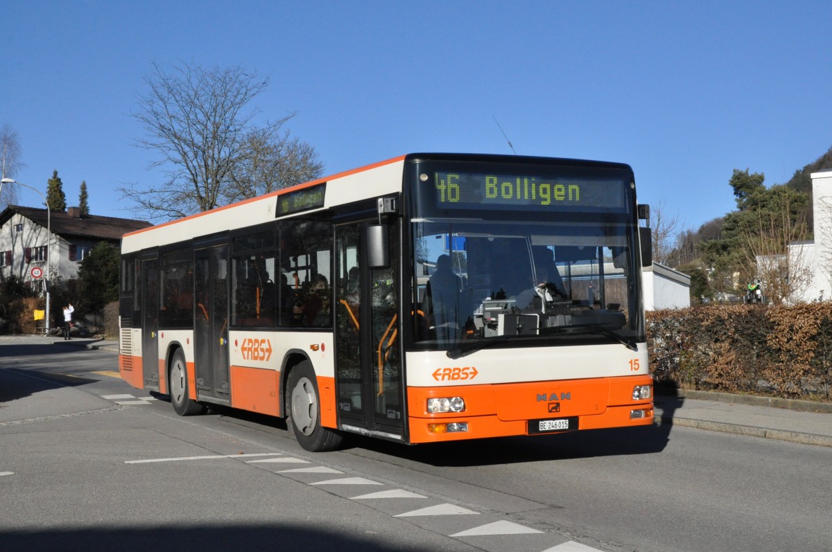 RBS, Worblaufen Nr. 15/BE 246'015 MAN am 12. Februar 2014 auf der Linie 46 zwischen den Haltestellen Reckholtern und Altes Schulhaus in Bolligen.