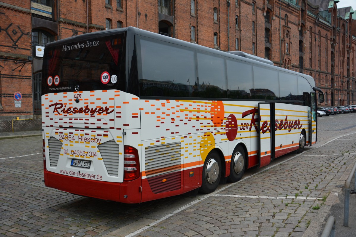 RD-RI 800 steht am 11.07.2015 in der Speicherstadt Hamburg. Aufgenommen wurde ein Mercedes Benz Tourismo.
