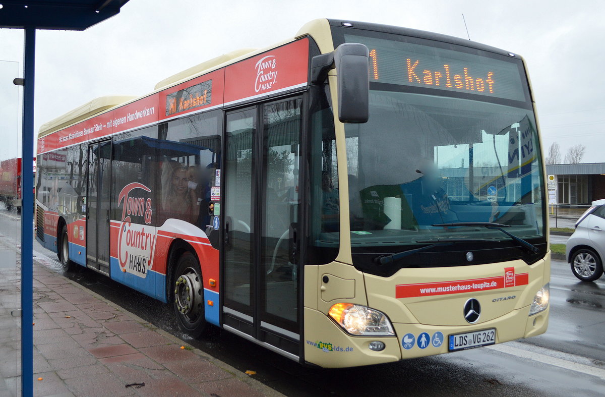 Regionale Verkehrsgesellschaft Dahme-Spreewald (RVS) mit einem MB Citaro Linie 741 Richtung Karlshof am der Haltestelle S Flughafen Schönefeld Bhf am 10.03.20