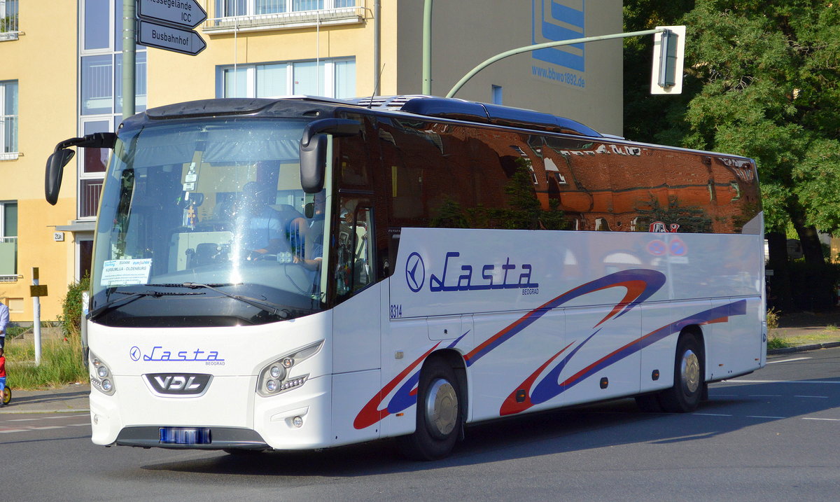 Reisebus aus Serbien der Fa. Lasta Beograd, ein VDL FUTURA am 09.08.19 Berlin Charlottenburg.